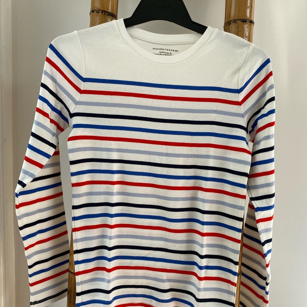 Long-sleeve striped t-shirt.